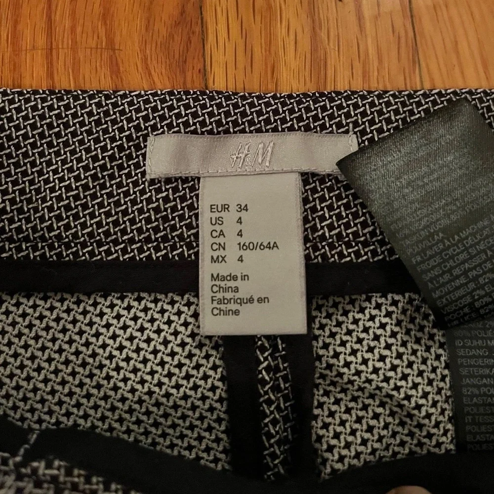 H&M patterned slacks - Picture 2 of 2
